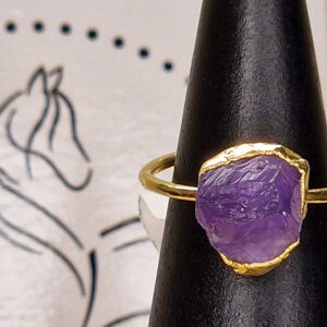Bague Druzy Améthyste en argent 925 doré à l’or fin, ajustable, au design texturé et reflets violets cristallins
