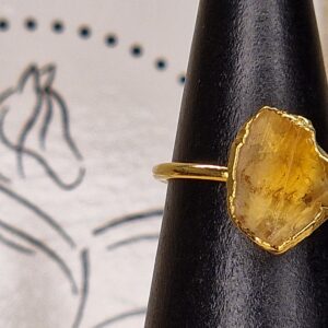Bague drusy citrine en argent 925 doré à l’or fin, ajustable, au design texturé et éclat jaune solaire