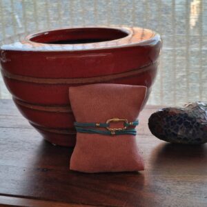 Bracelet double en faux daim avec mousqueton ovale serti de zircon cubique, terminé par neuf anneaux en plaqué or 18K (flash)